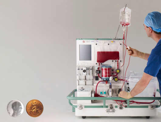 surgeon with the organox metra system and award logos medawar medal and macrobert award